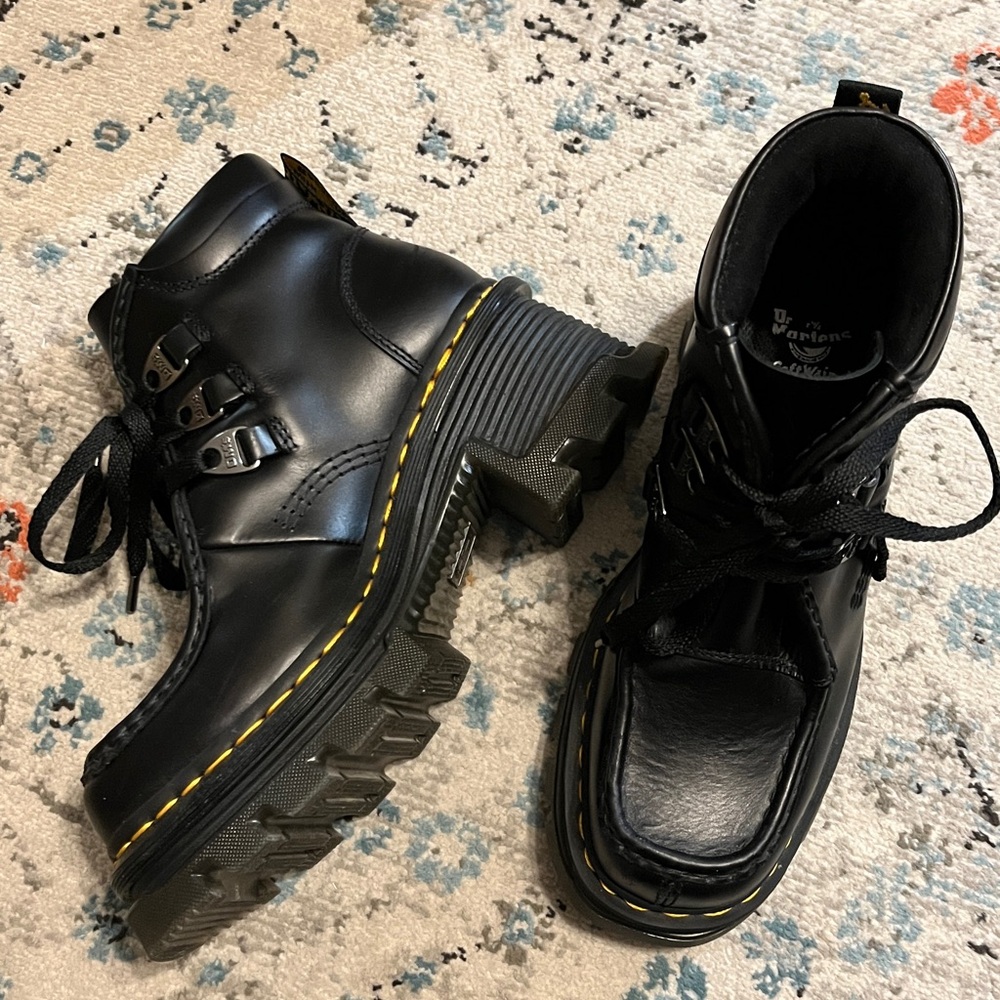 Dr. Martens Black Corran 3-Eye Atlas Leather Heeled Boots - Picture 7 of 17